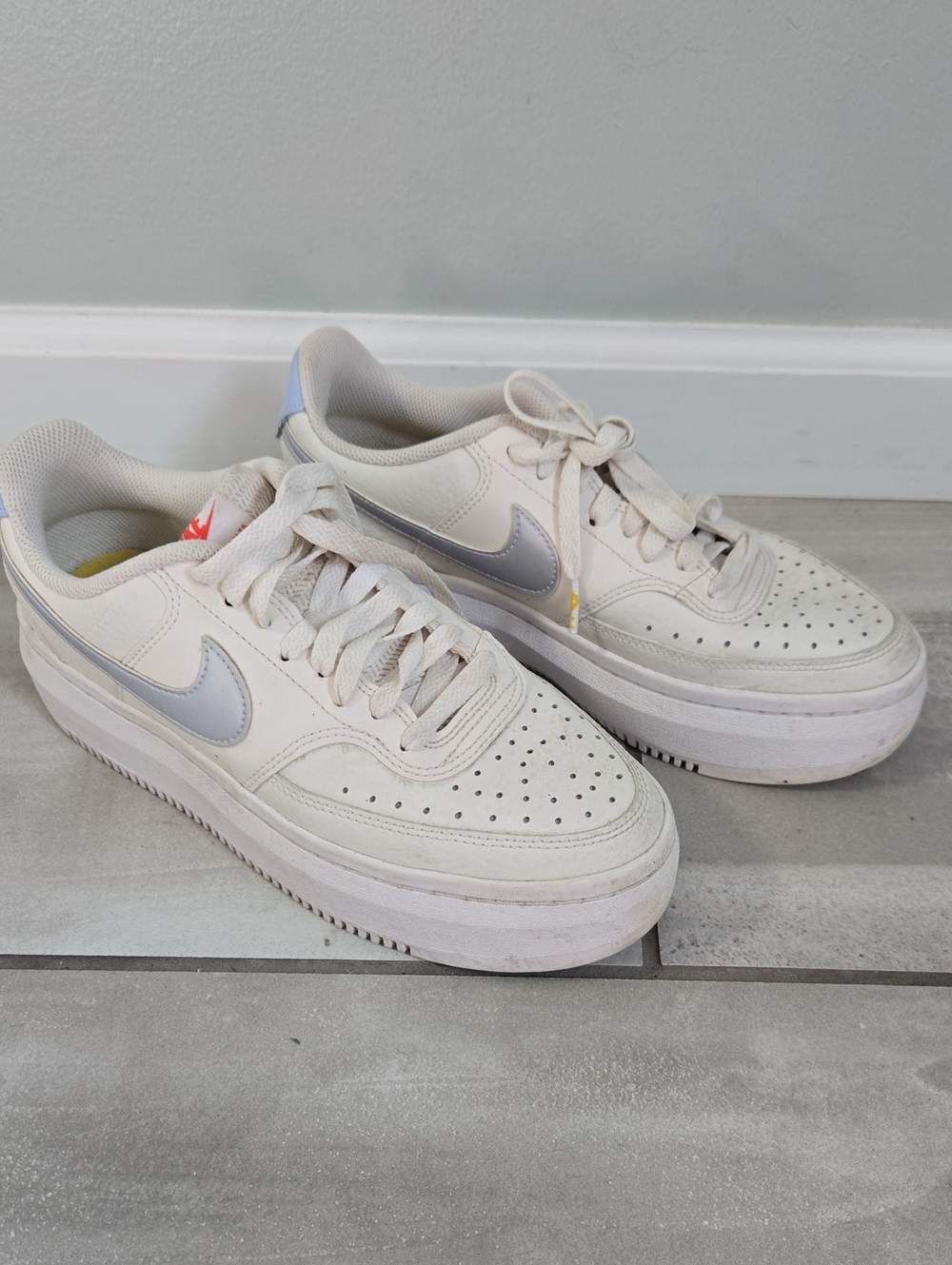 Nike Womens White Leather Platform Sneakers with Silver Swoosh